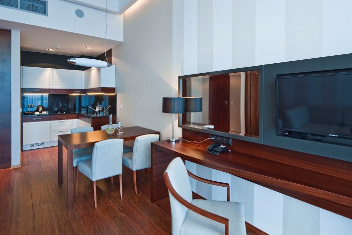 Hotel Mikolajki - Finde ein Zimmer für eine Übernachtung in Mokolajki