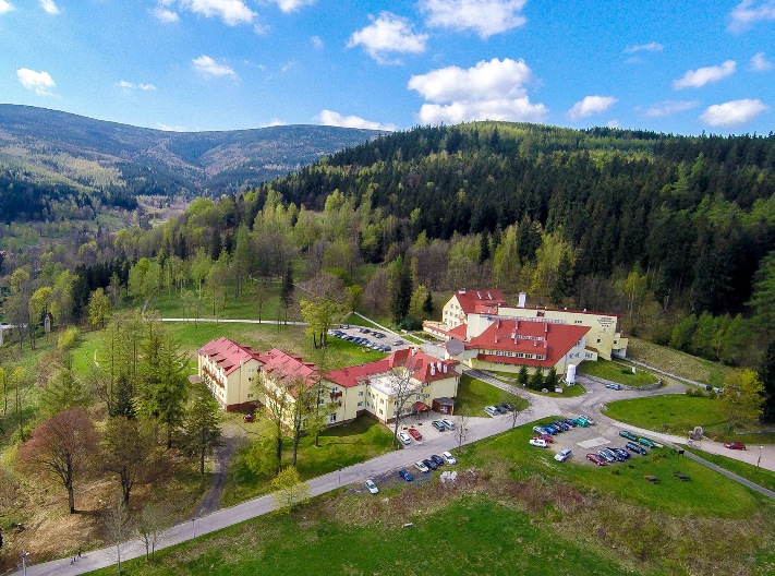 Klinika Mlodosci - Medical Spa Hotel in Bad Flinsberg für Ruhe und Erholung