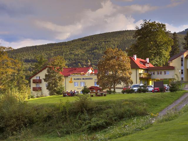 Klinika Mlodosci - Medical Spa Hotel in Bad Flinsberg für Ruhe und Erholung