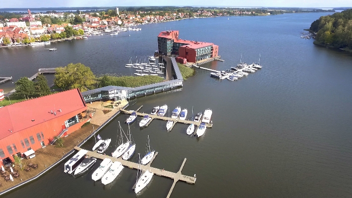 Hotel Mikolajki - Finde ein Zimmer für eine Übernachtung in Mokolajki