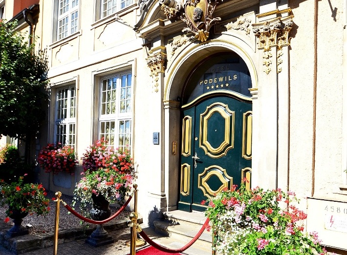Palais Podewils