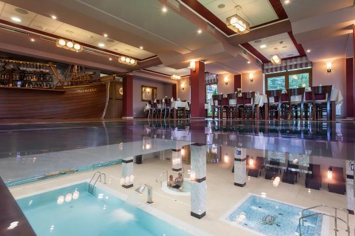 Robert´s Port Lake - Hotel und Zimmer mit Dusche und WC in Mikolajki
