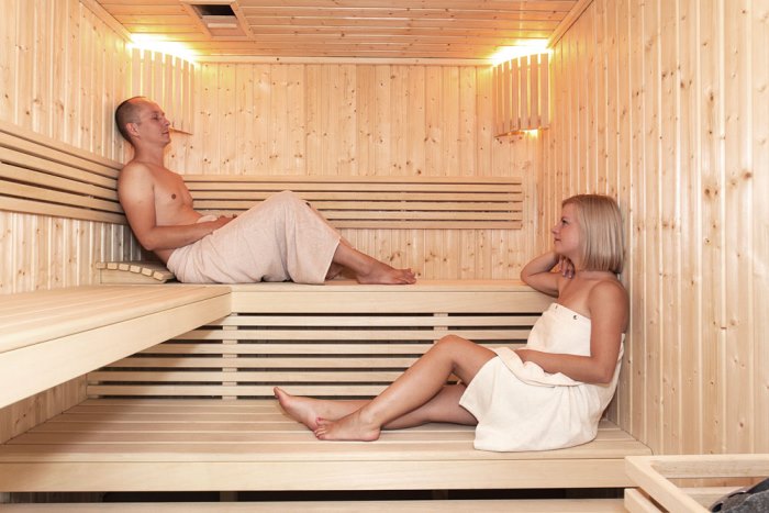 Robert´s Port Lake - Hotel und Zimmer mit Dusche und WC in Mikolajki