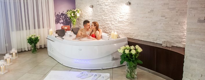 Robert´s Port Lake - Hotel und Zimmer mit Dusche und WC in Mikolajki