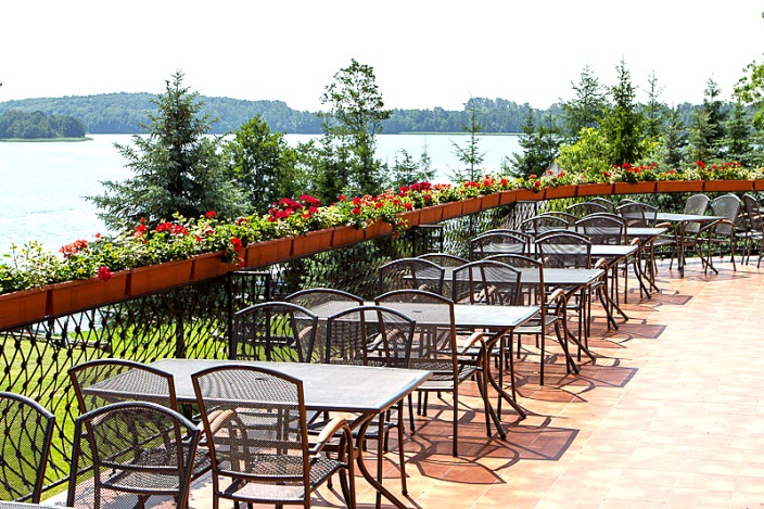 Robert´s Port Lake - Hotel und Zimmer mit Dusche und WC in Mikolajki