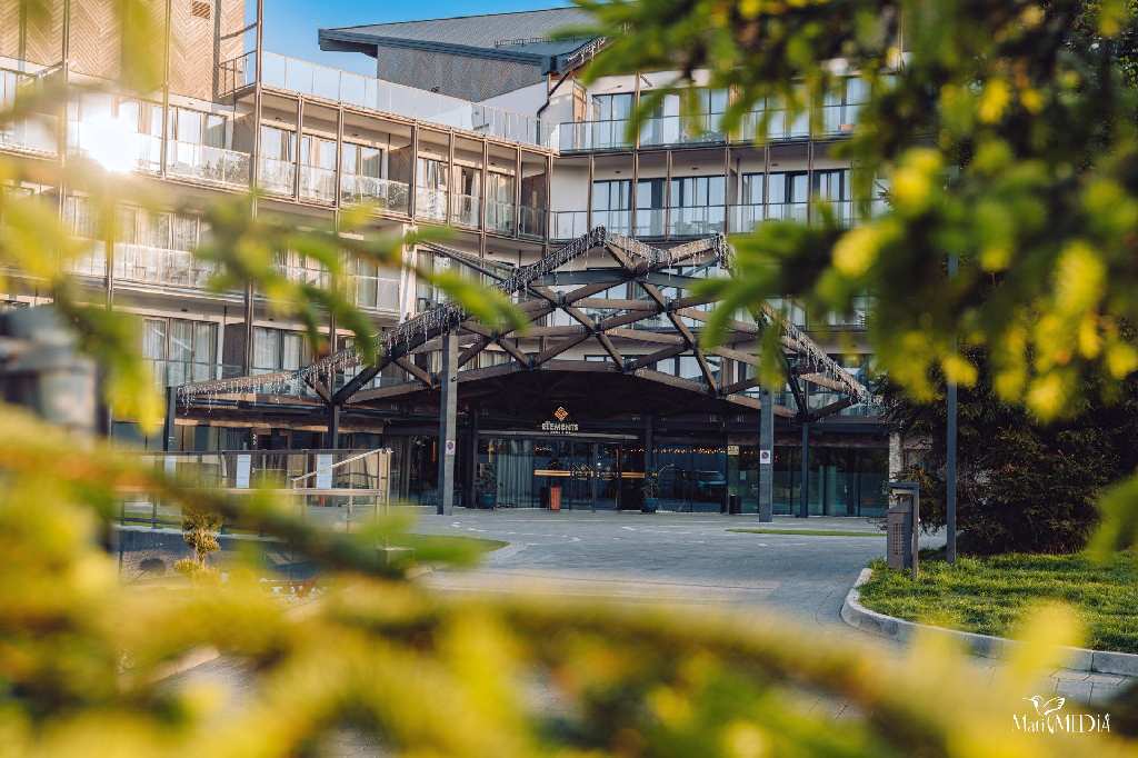 Hotel Elements - Das Resort liegt leider nicht am See aber mit guter Speisekarte