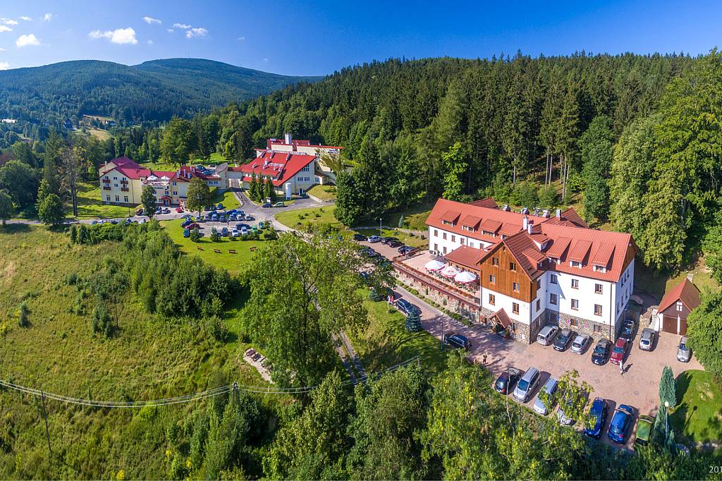 Le Mont Medical & SPA - Hotel mit Schwimmbad und guter Küche mit toller Speisekarte